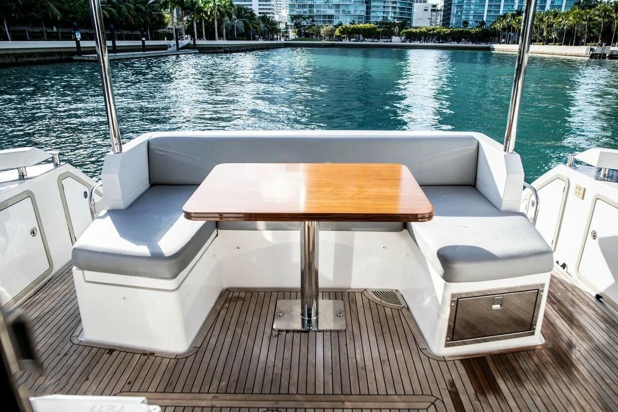 Azimut 55 | Julia Valentina