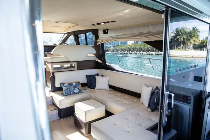 Azimut 55 | Julia Valentina