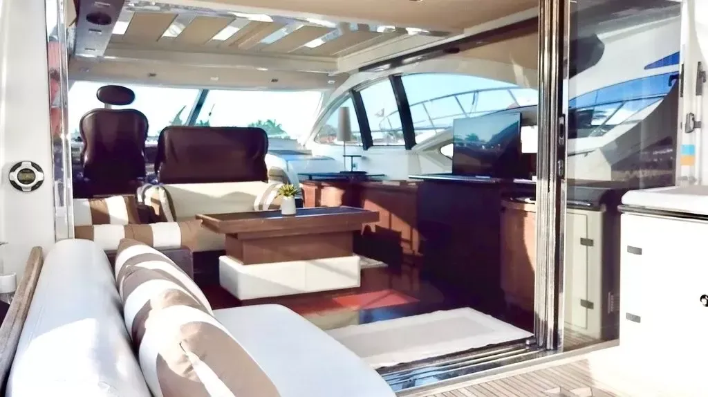 Azimut 62 S | Warren Kelly