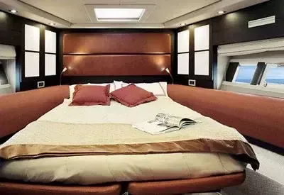 Azimut 62 S | Warren Kelly