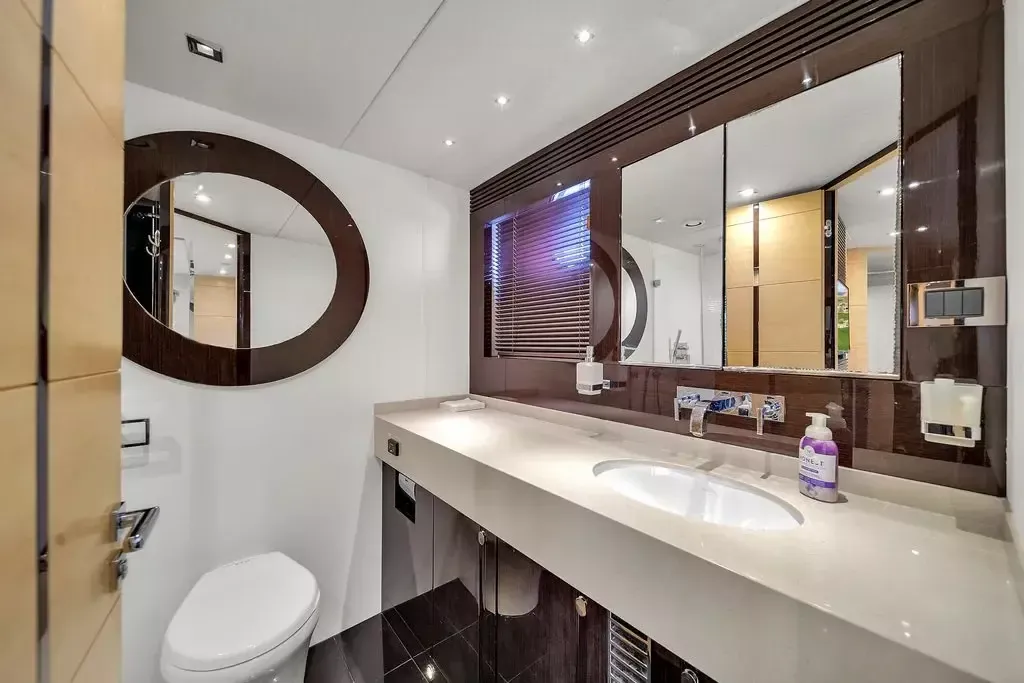 Sunseeker Manhattan 70 | Gem