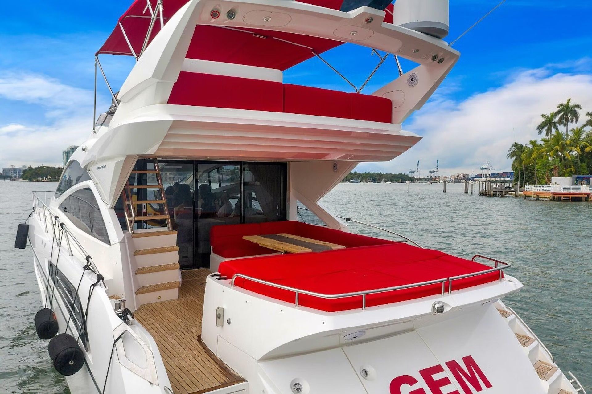 Sunseeker Manhattan 70 | Gem
