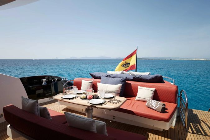 Sunseeker Predator 92 | UM7