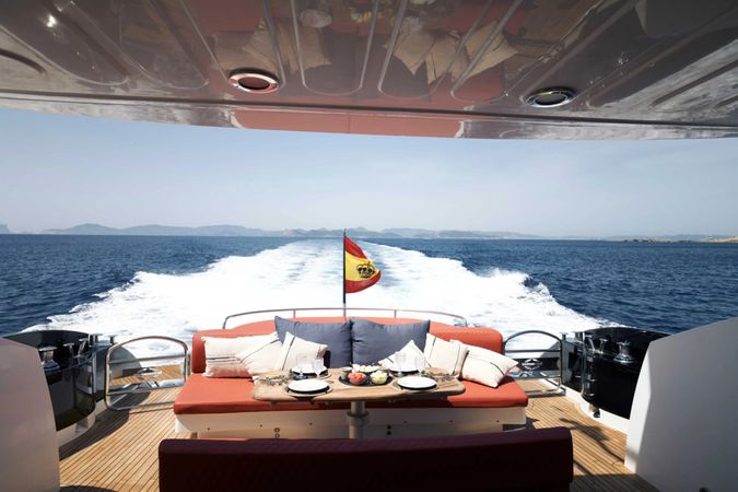 Sunseeker Predator 92 | UM7