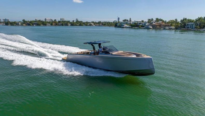 Pardo 43 | Intouchables