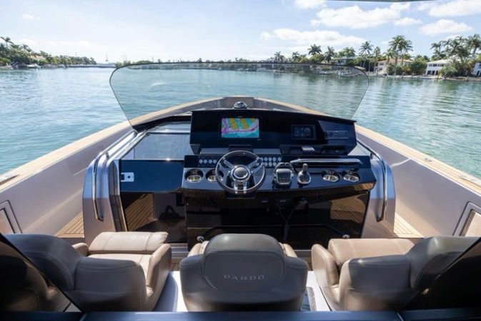 Pardo 43 | Intouchables