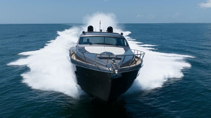 Pershing 64 | Wind
