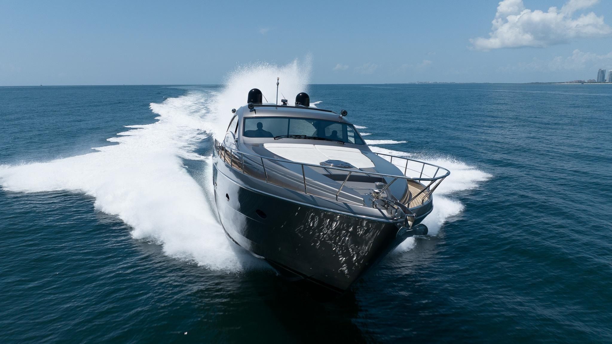 Pershing 64 | Wind