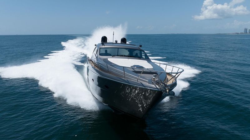 Pershing 64 | Wind