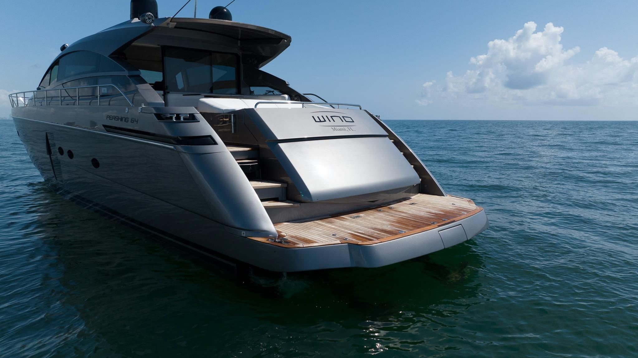Pershing 64 | Wind