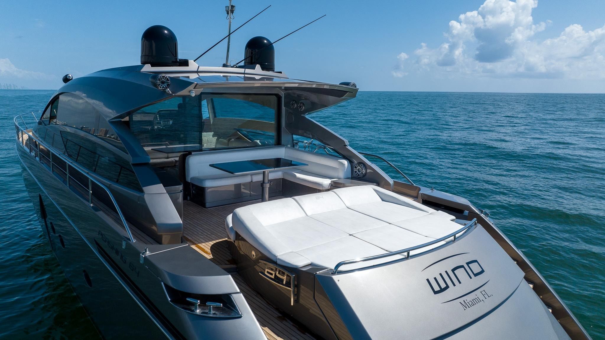 Pershing 64 | Wind