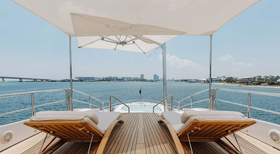 Benetti Delfino 93 | Bella Vita