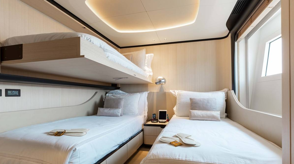 Benetti Delfino 93 | Bella Vita