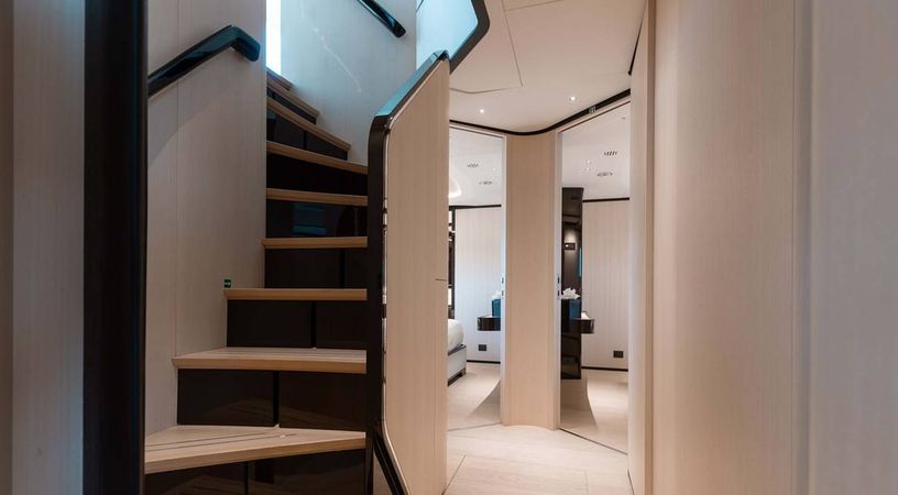 Benetti Delfino 93 | Bella Vita