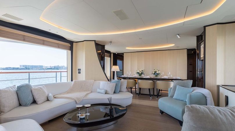 Benetti Delfino 93 | Bella Vita