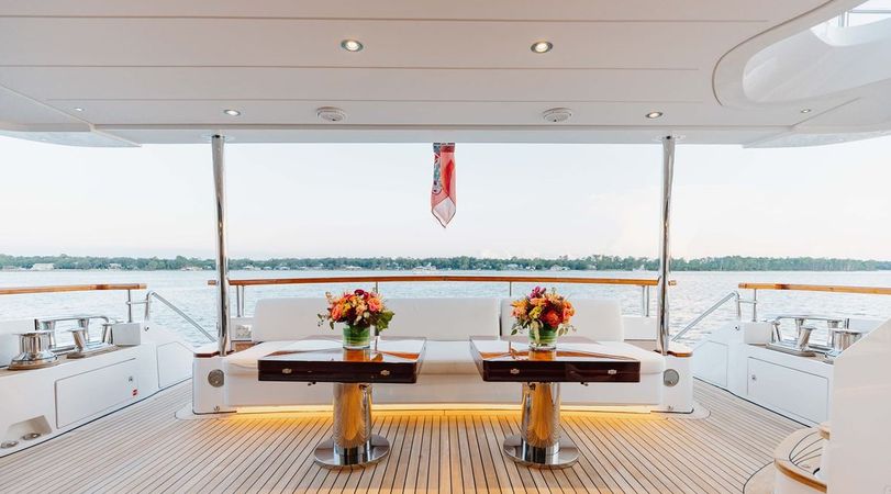 Benetti Delfino 93 | Bella Vita