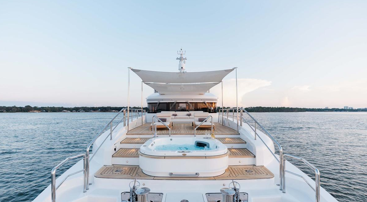 Benetti Delfino 93 | Bella Vita