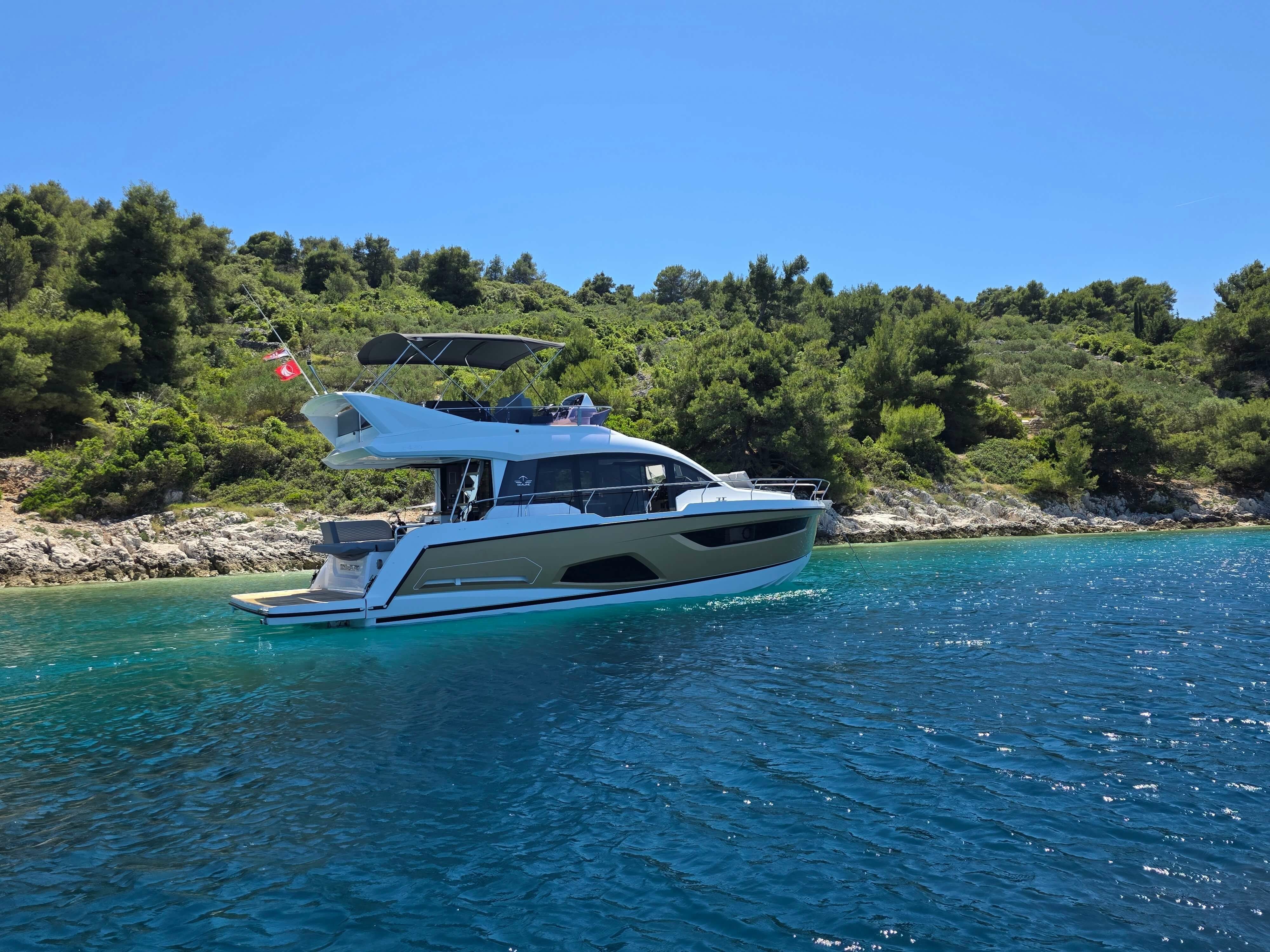 Sealine F430 | Tireless Too