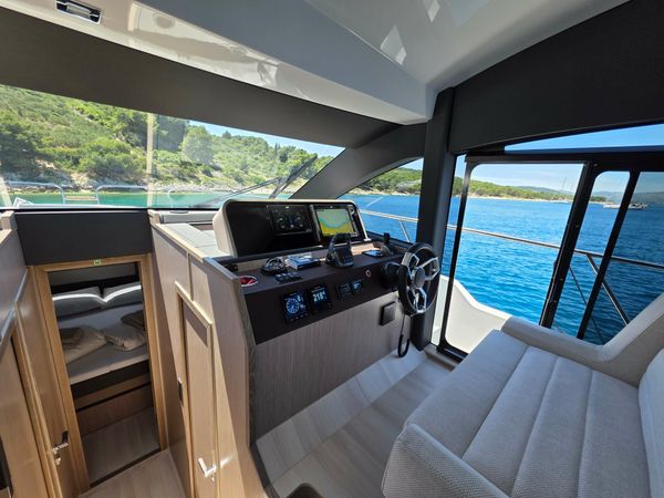 Sealine F430 | Tireless Too
