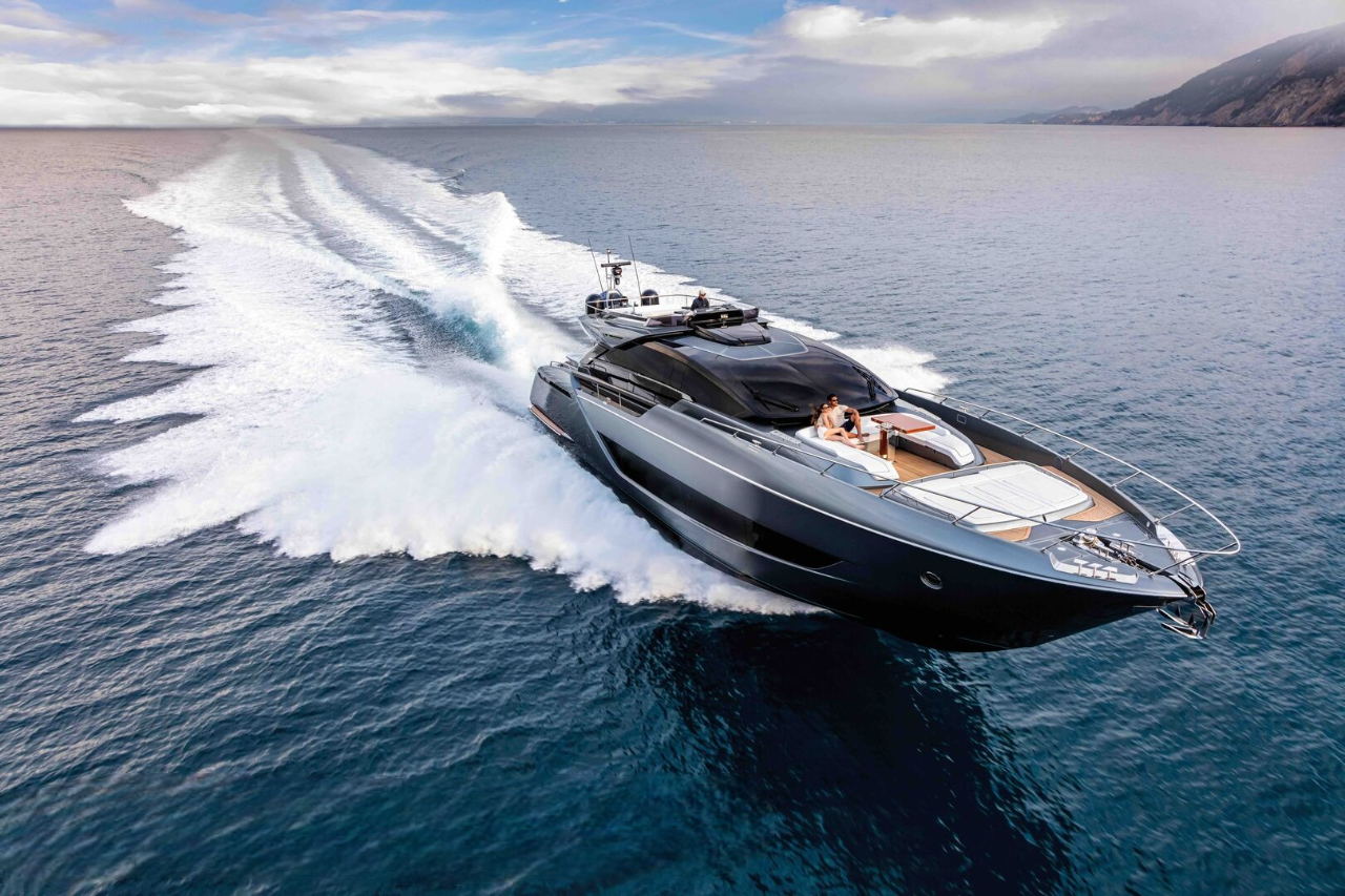 Riva 88 Folgore | Grey Shark