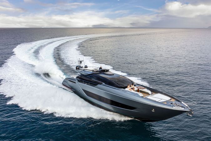 Riva 88 Folgore | Grey Shark