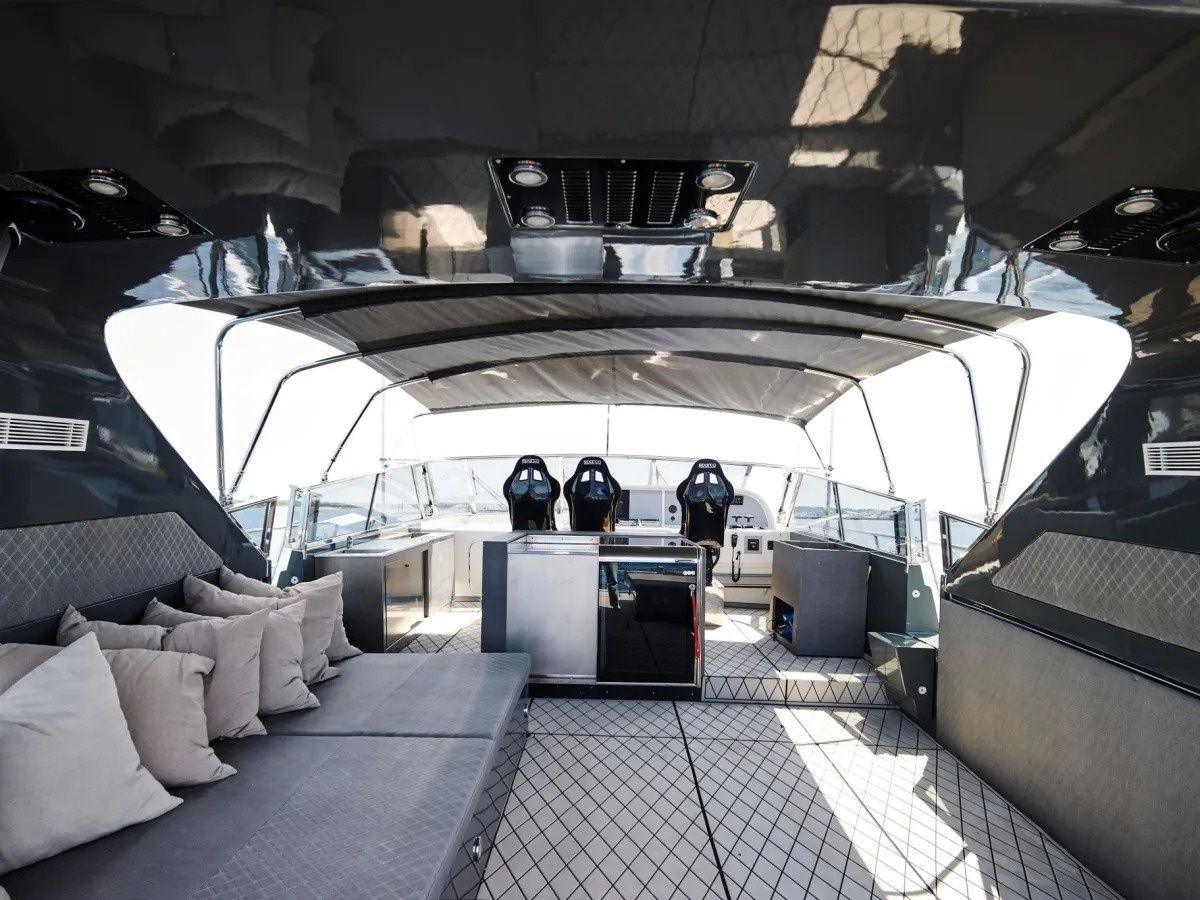 Mangusta 80 | Happy Hour