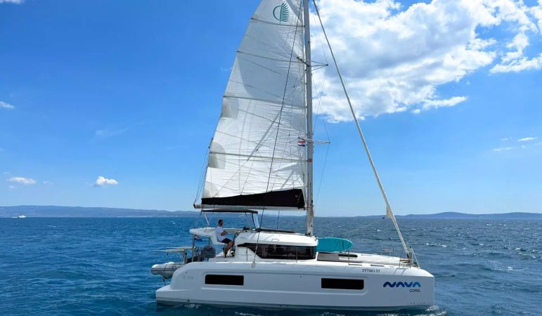 Lagoon 38 | Coral