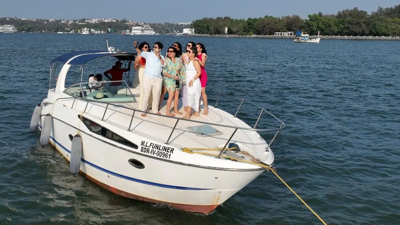 Custom Built 35 | M. L. Funliner