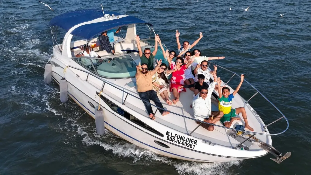 Custom Built 35 | M. L. Funliner