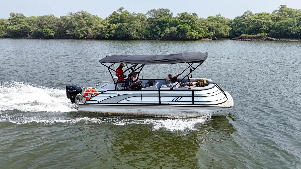 Custom Built 24 | Mandovi Lounge