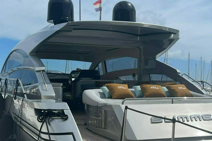 Pershing 64 | Summer Time