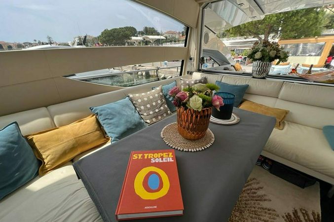 Pershing 64 | Summer Time