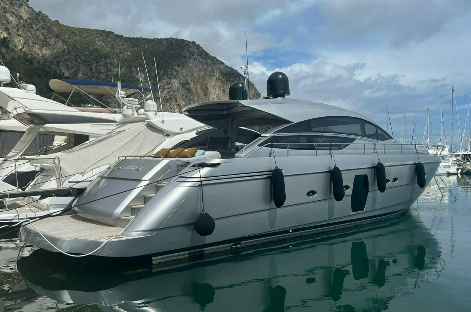 Pershing 64 | Summer Time