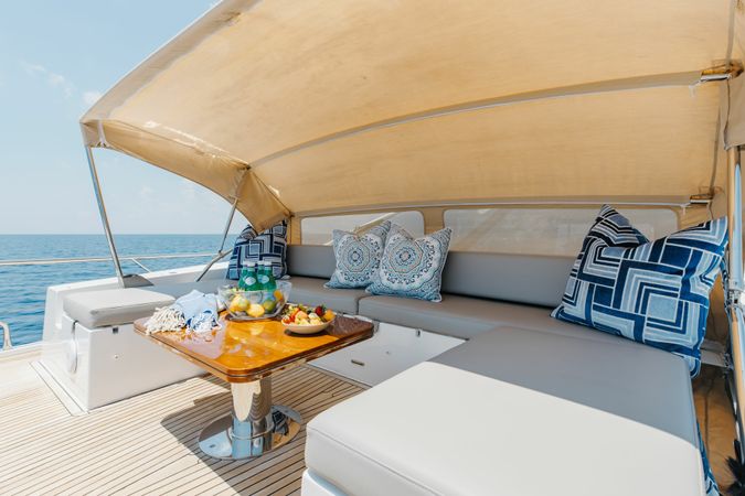 Azimut 77S | High Maintenance