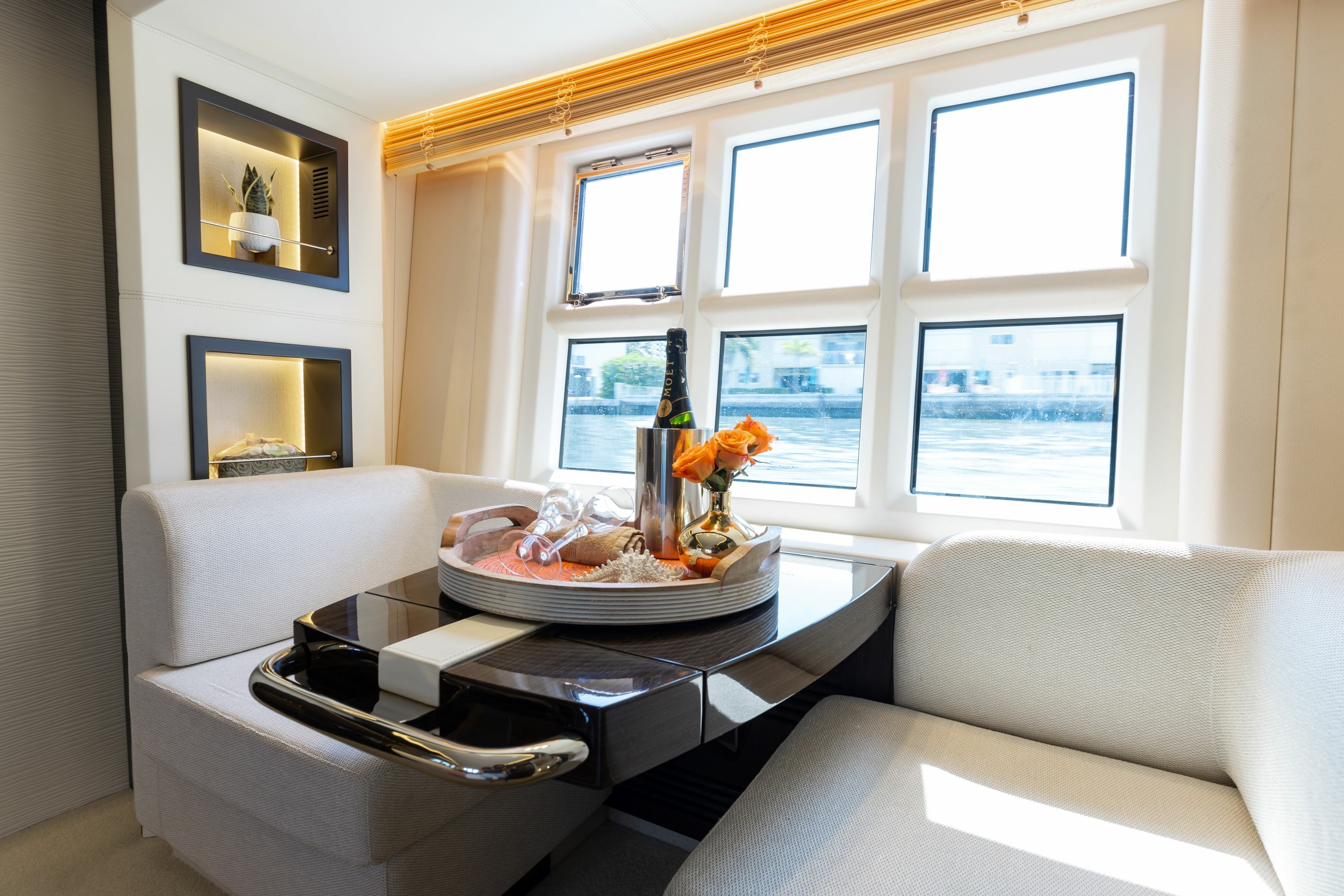 Azimut 77S | High Maintenance