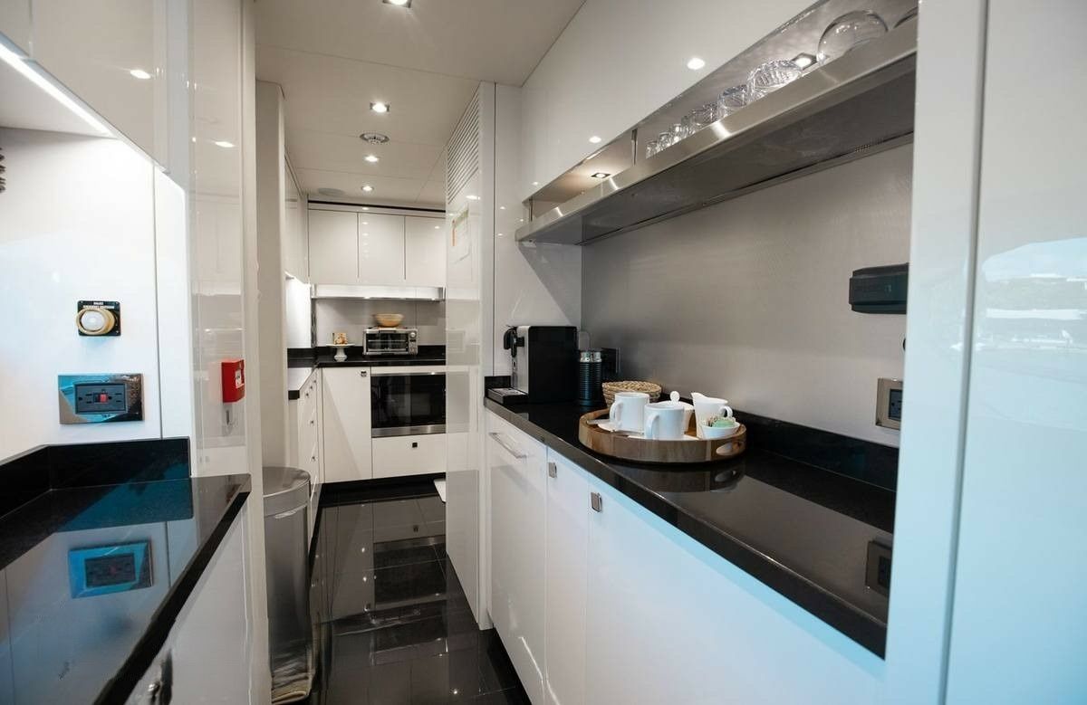 Sunseeker 95 | Mirracle