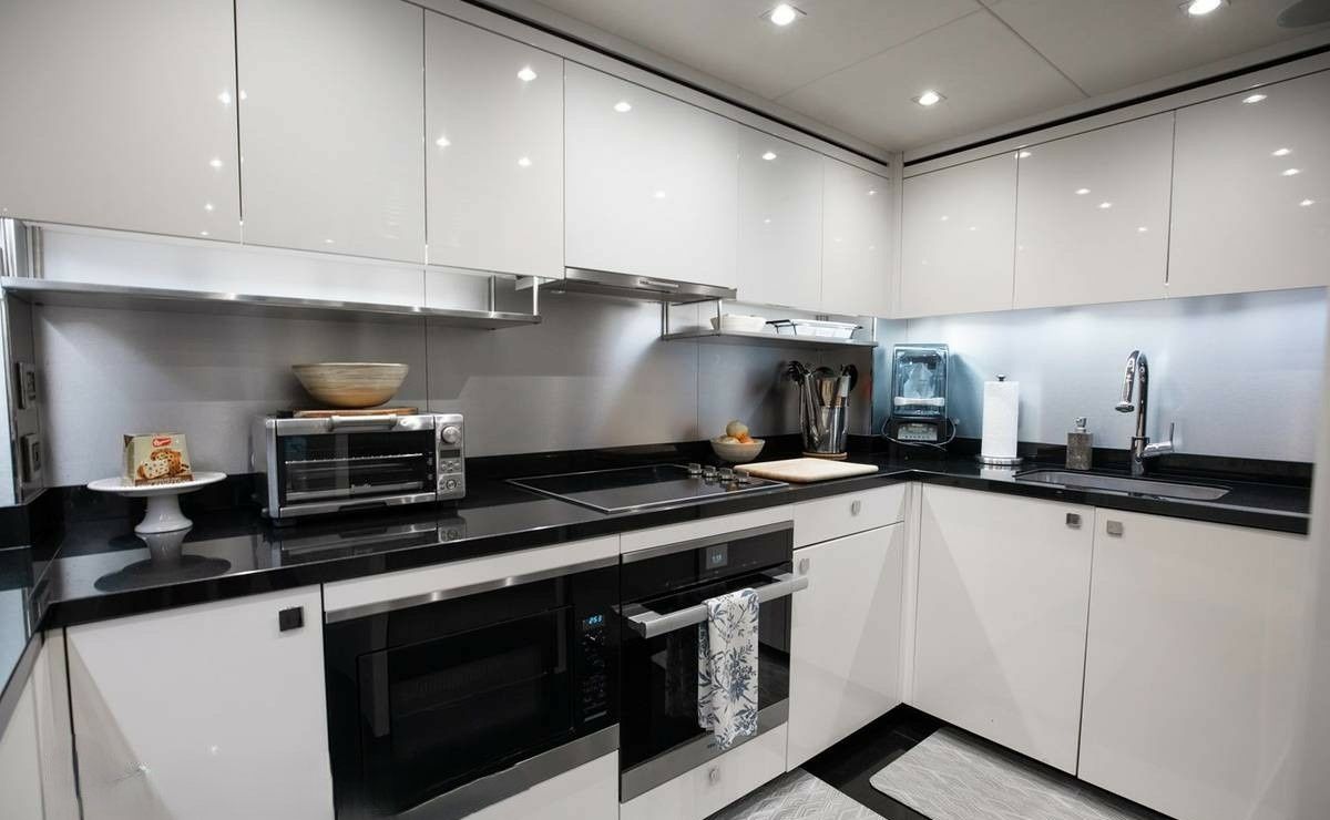 Sunseeker 95 | Mirracle