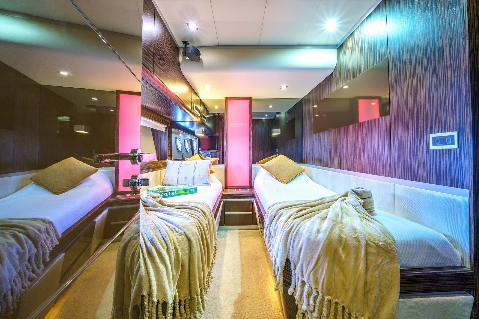 Dominator 780 | Dalia