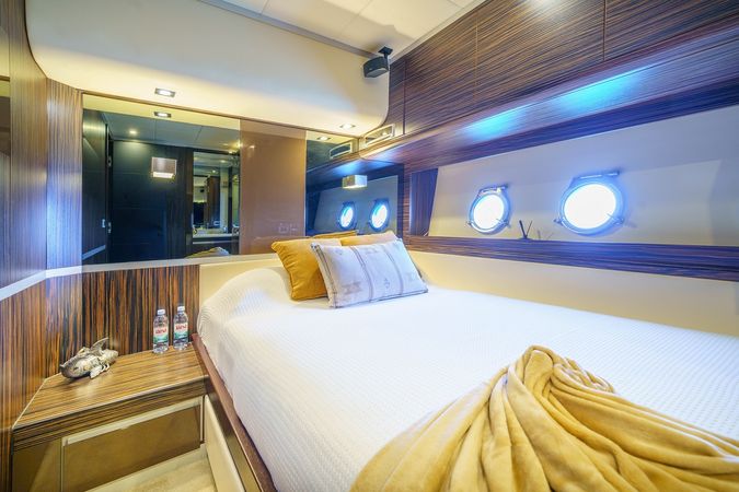 Dominator 780 | Dalia