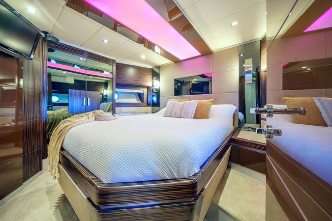 Dominator 780 | Dalia