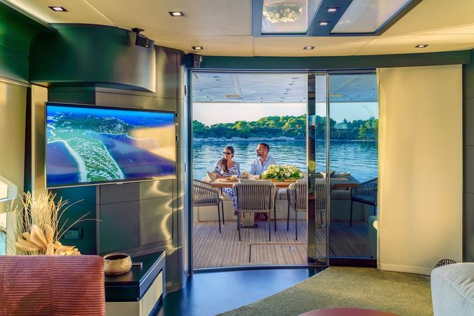 Dominator 780 | Dalia