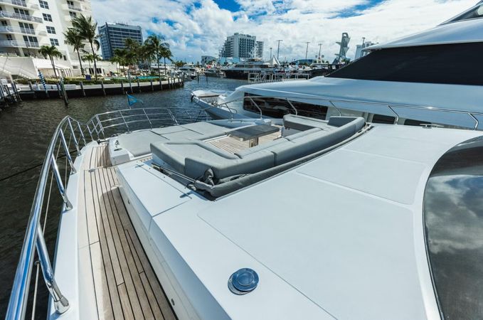 Azimut Grande 27 | Majestic Moments
