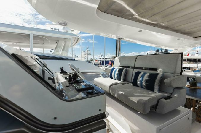 Azimut Grande 27 | Majestic Moments
