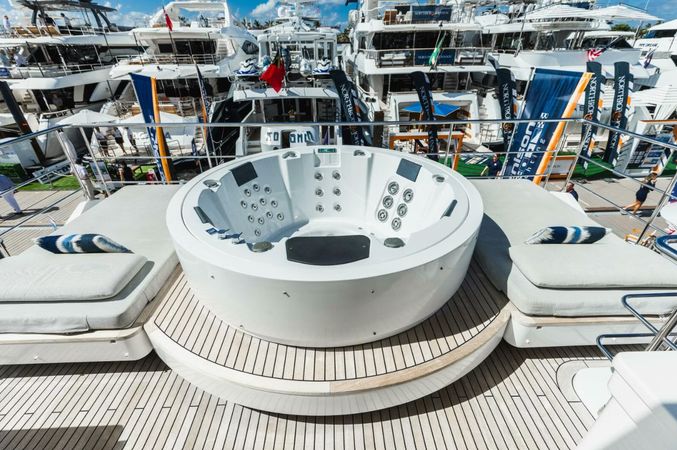 Azimut Grande 27 | Majestic Moments