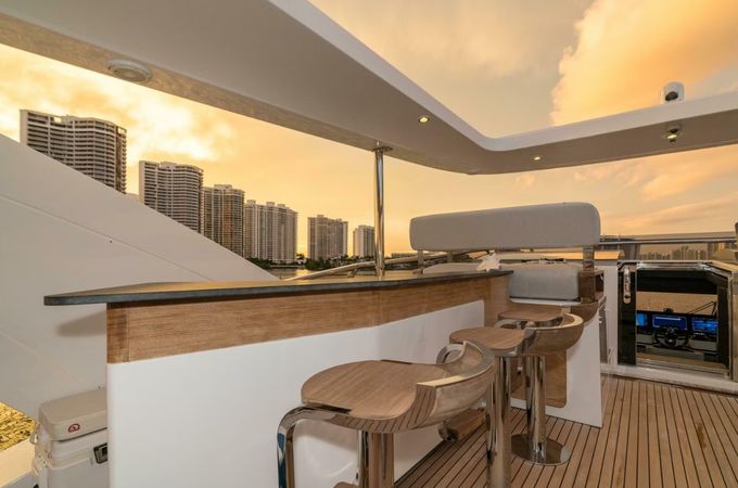 Azimut Grande 27 | Majestic Moments