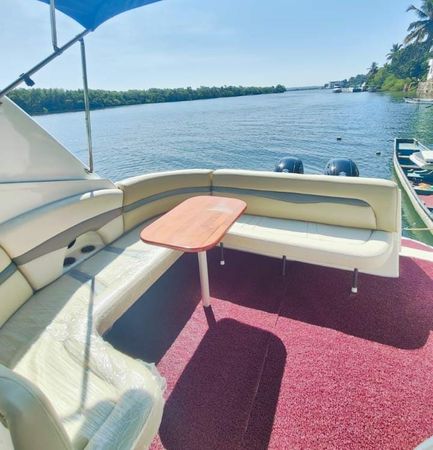 Chaparral 330 | Black Pearl