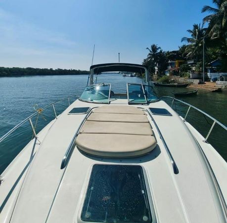 Chaparral 330 | Black Pearl