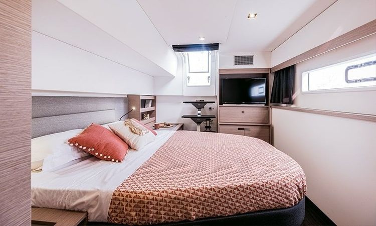 Fountaine Pajot Aura 51 | Crude Escape
