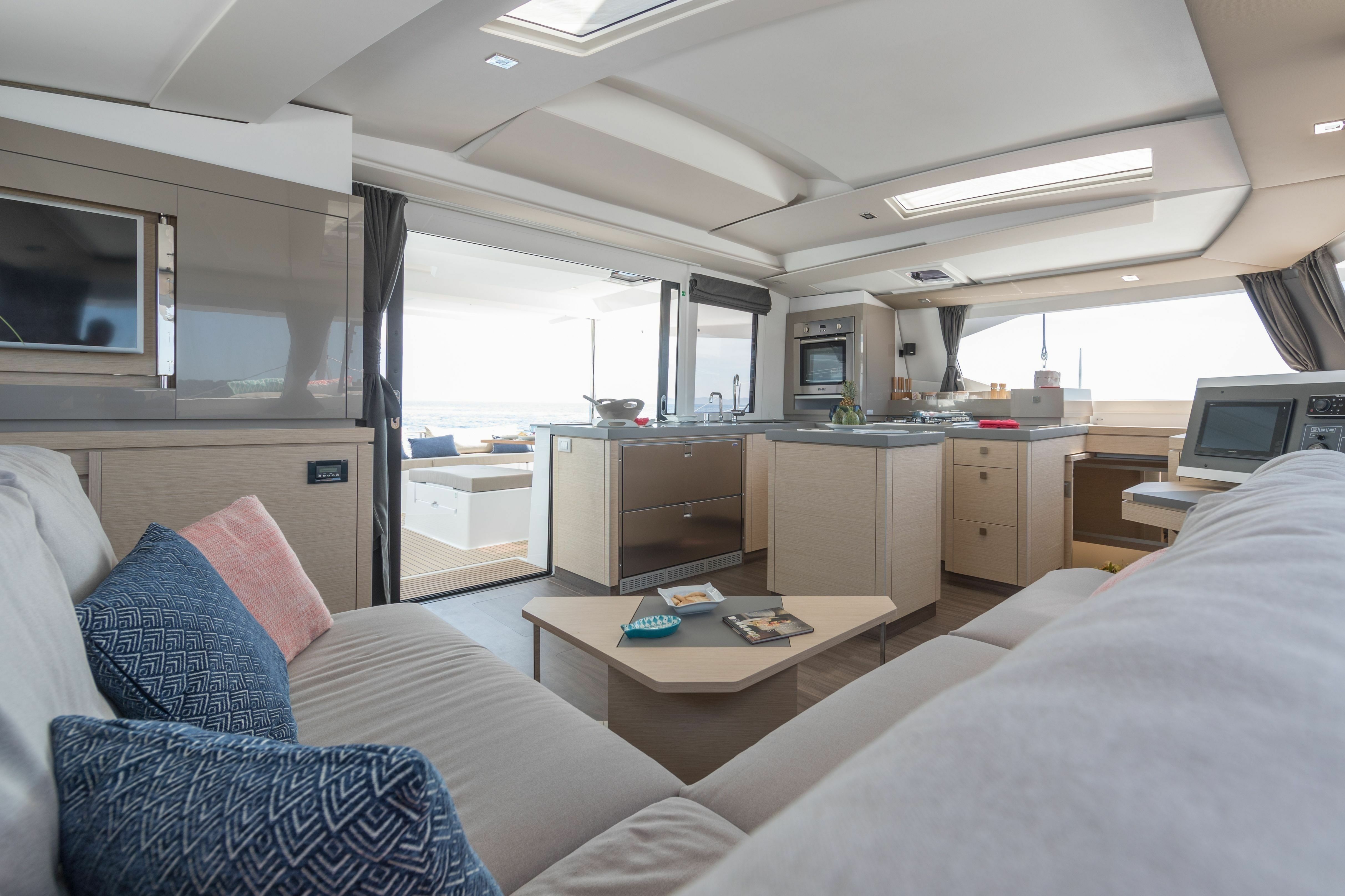 Fountaine Pajot Tanna 47 | Playful