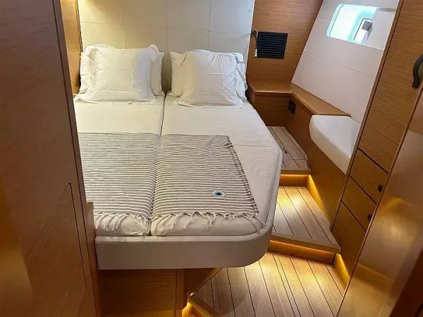 Jeanneau 54 | Capari